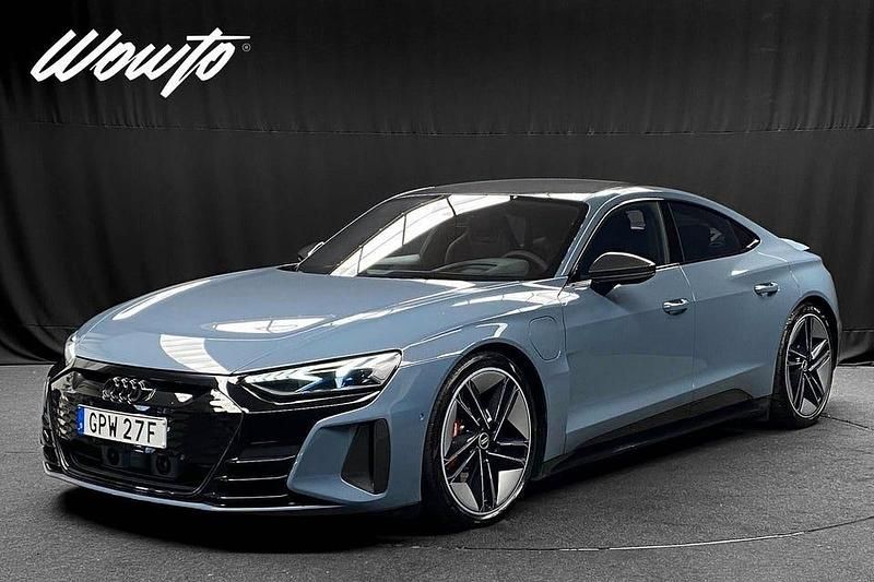 Grå (kemoragrå metallic) Begagnad 2021 Audi e-tron Design SUV | 759 800 kr - Bild 1/3