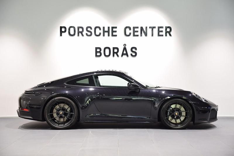 Begagnad Porsche 992 541 HK (397 kW) 2025 Sportkupé