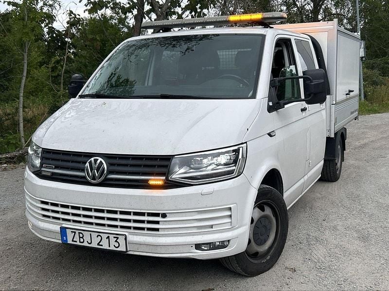 Vit Begagnad 2018 VW T6 Van | 115 500 kr - Bild 1/4