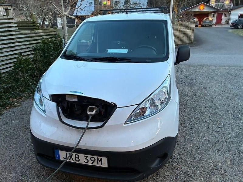 Begagnad Nissan e-NV200 80 kW (109 HK) 2019 Minibuss