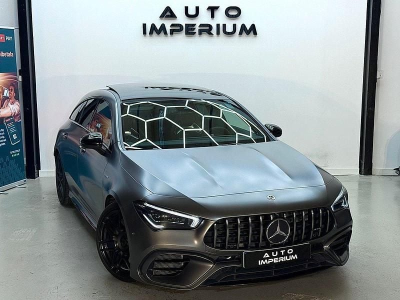 Grå Begagnad 2021 Mercedes CLA45 AMG AMG Kombi | 579 900 kr (Lite dyr) - Bild 1/4