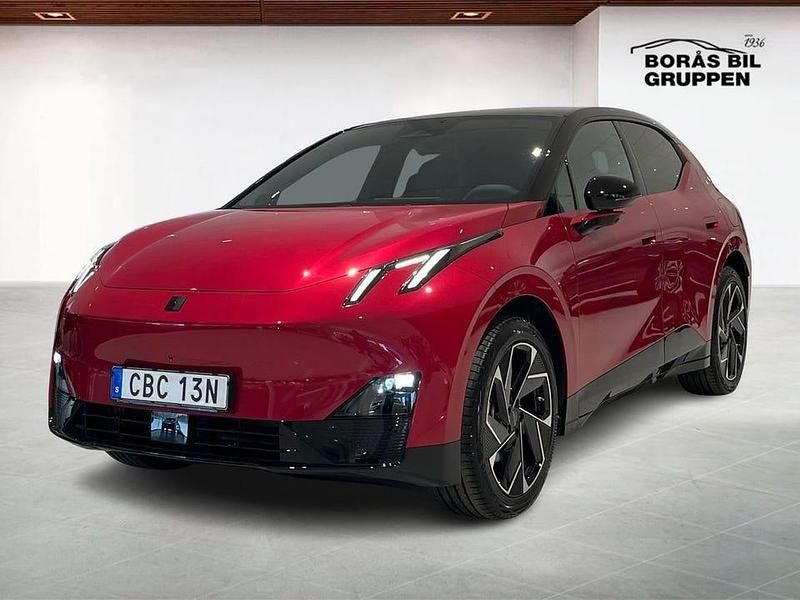 Röd Ny 2025 Lynk & Co 02 SUV | 474 995 kr (Marknadspris) - Bild 1/4