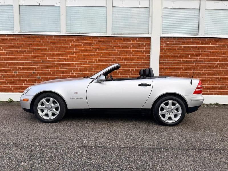 Begagnad Mercedes SLK230 193 HK (141 kW) 1999 Silver Cab