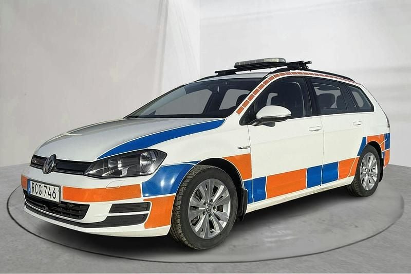 Vit Begagnad 2016 VW Golf VII | 89 000 kr (Superpris) - Bild 1/4