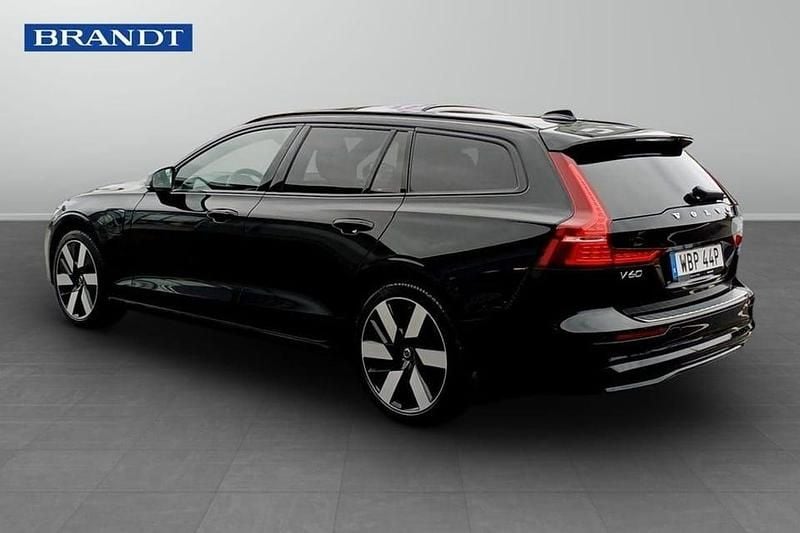 Begagnad Volvo V60 Ultra 355 HK (261 kW) 2025 Svart Kombi