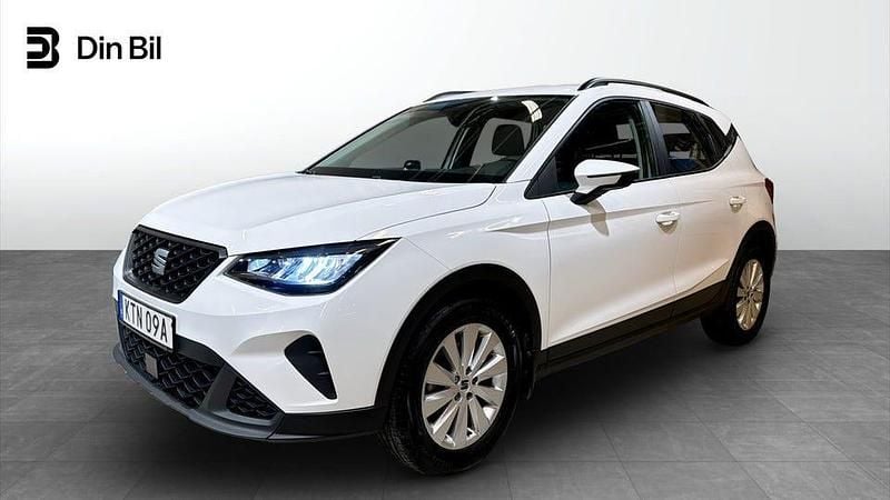 Begagnad Seat Arona Style 110 HK (80 kW) 2022 "candy" weiss SUV