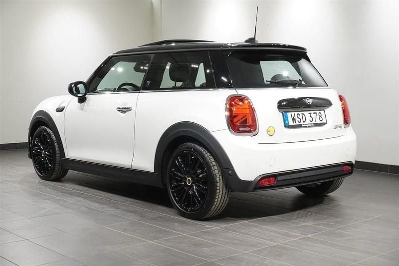 Begagnad Mini Cooper 135 kW (184 HK) 2022 Nanuq white Halvkombi