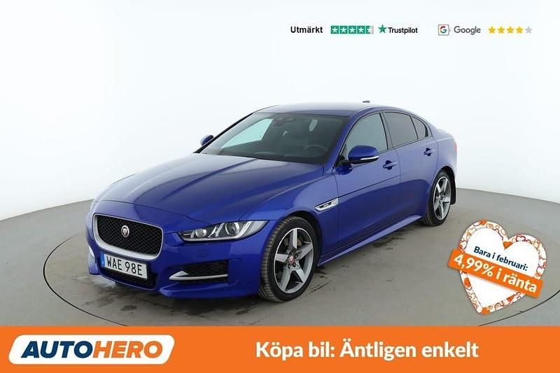 Blå Begagnad 2019 Jaguar XE R-Sport Sedan | 206 000 kr (Marknadspris) - Bild 1/4