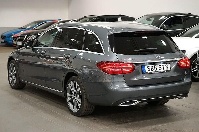 Begagnad Mercedes C300e Avantgarde 306 HK (225 kW) 2019 Grå Kombi