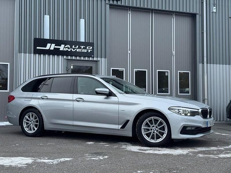 Begagnad BMW 520 Sport Line 190 HK (139 kW) 2017 Silver Kombi