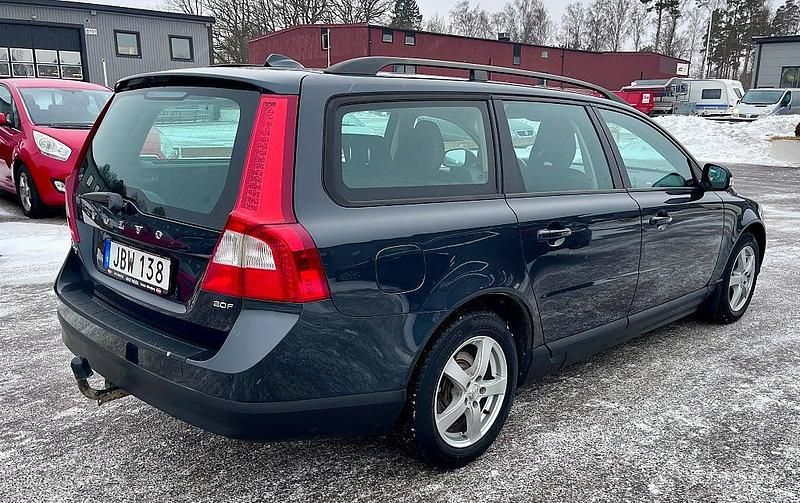 Begagnad Volvo V70 Kinetic 145 HK (106 kW) 2008 Grå Kombi