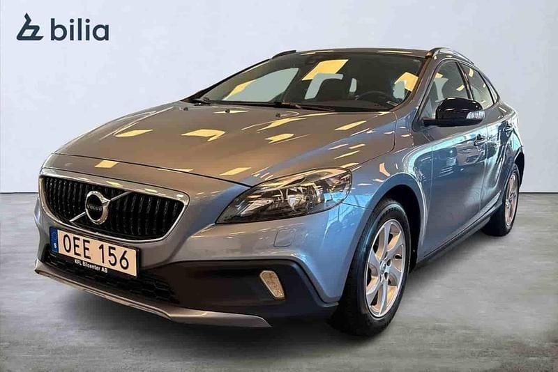 Blå Begagnad 2017 Volvo V40 CC Kombi | 159 900 kr (Marknadspris) - Bild 1/1