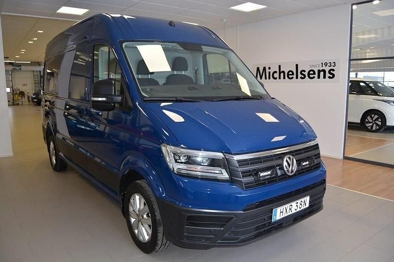 Blå Begagnad 2021 VW Crafter Van | 319 900 kr (Marknadspris) - Bild 1/4