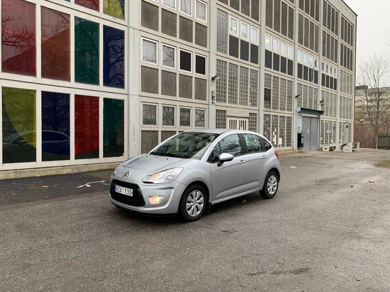 Silver Begagnad 2011 Citroën C3 Halvkombi | 49 900 kr (Bra pris) - Bild 1/4