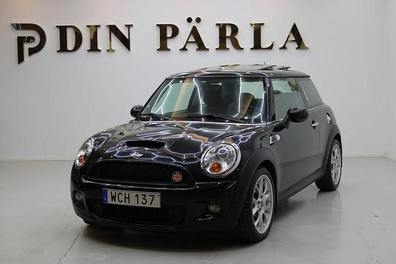 Svart Begagnad 2010 Mini Cooper S Halvkombi | 79 900 kr (Superpris) - Bild 1/4