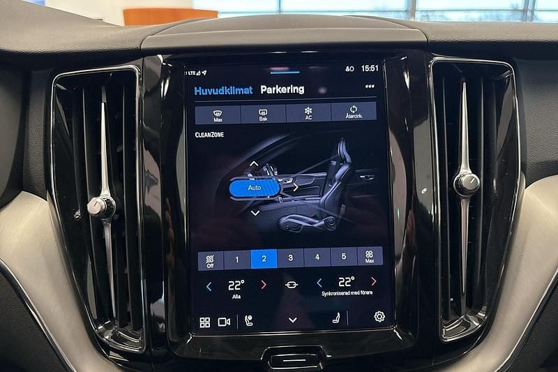 Begagnad Volvo XC60 350 HK (257 kW) 2023 Grå SUV