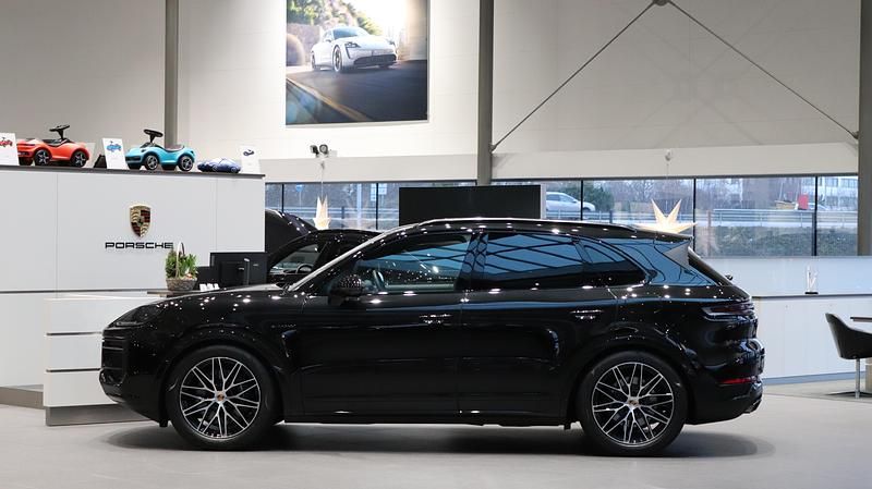 Begagnad Porsche Cayenne 2026 Svart SUV