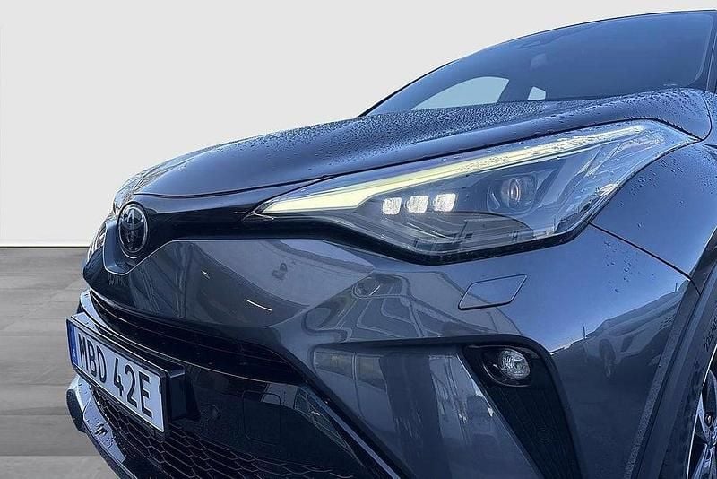 Begagnad Toyota C-HR Sport 186 HK (136 kW) 2022 Grå SUV