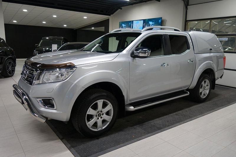 Silver Begagnad 2018 Nissan Navara Tekna Pickup | 348 750 kr (Dyr) - Bild 1/4