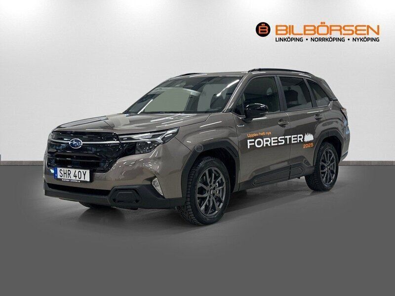 Brun (brilliant bronze metallic) Begagnad 2025 Subaru Forester SUV | 469 900 kr (Marknadspris) - Bild 1/2
