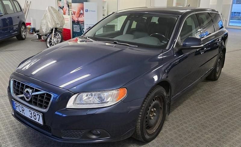 Blå Begagnad 2012 Volvo V70 Momentum Kombi | 149 900 kr (Marknadspris) - Bild 1/4