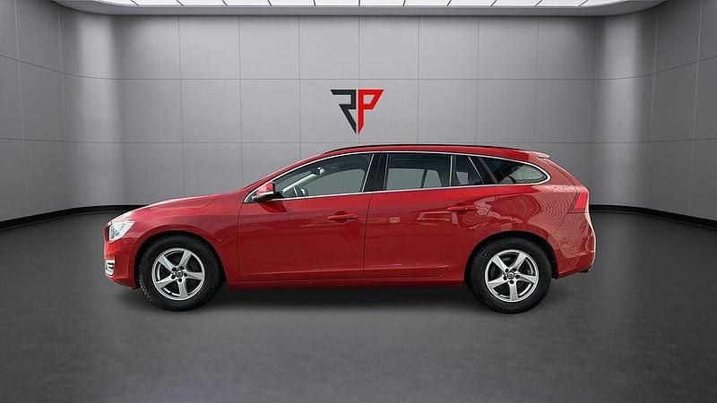 Begagnad Volvo V60 Momentum 117 HK (86 kW) 2014 Röd Kombi