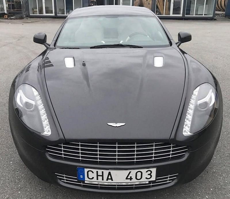 Begagnad Aston Martin Rapide 476 HK (350 kW) 2010 Grå Sedan