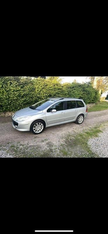 Grå Begagnad 2007 Peugeot 307 Kombi | 22 900 kr (Marknadspris) - Bild 1/4