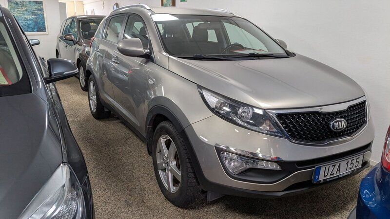 Grå Begagnad 2015 Kia Sportage SUV | 109 000 kr (Marknadspris) - Bild 1/3