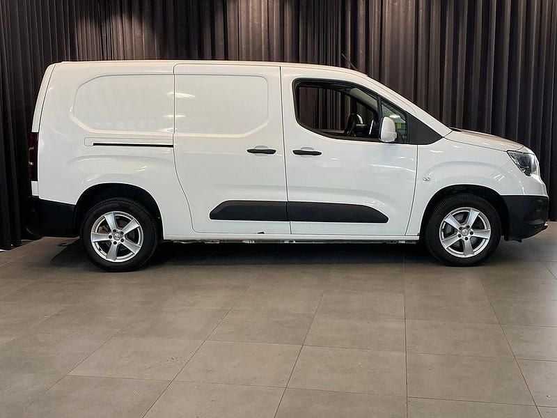 Begagnad Opel Combo 102 HK (75 kW) 2019 Vit Minibuss
