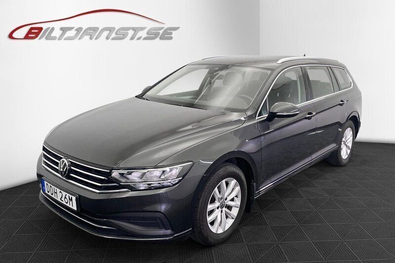 Grå Begagnad 2022 VW Passat Kombi | 279 900 kr (Marknadspris) - Bild 1/4
