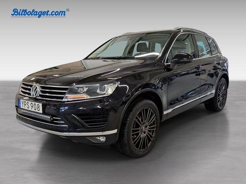 Svart Begagnad 2017 VW Touareg SUV | 229 500 kr (Marknadspris) - Bild 1/4