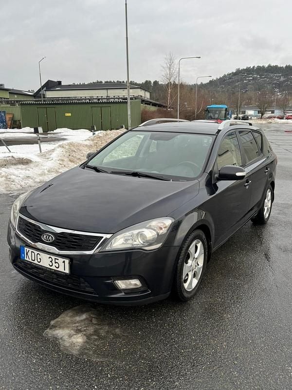 Begagnad 2010 Kia Ceed Halvkombi | 25 000 kr (Lite dyr) - Bild 1/4