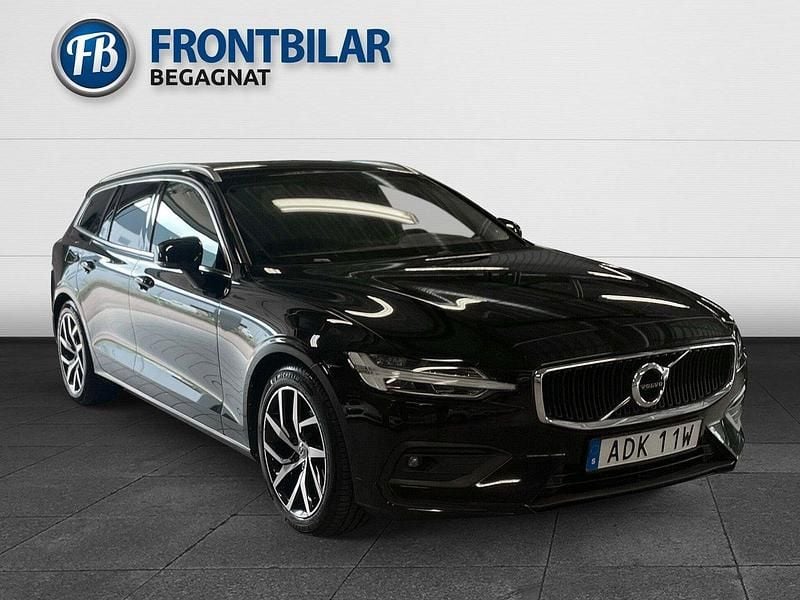 Svart Begagnad 2019 Volvo V60 Momentum Kombi | 264 900 kr (Marknadspris) - Bild 1/3