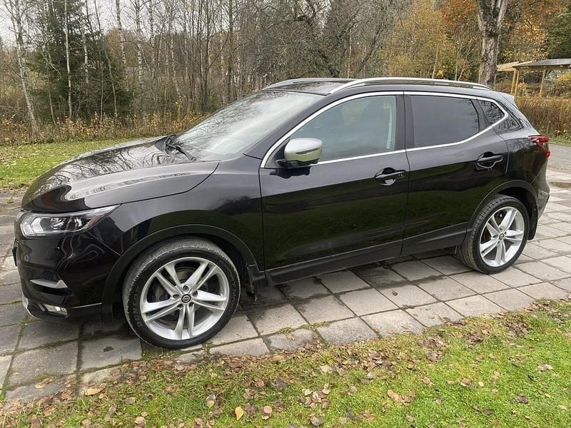 Svart Begagnad 2019 Nissan Qashqai N-Connecta SUV | 179 900 kr (Bra pris) - Bild 1/4