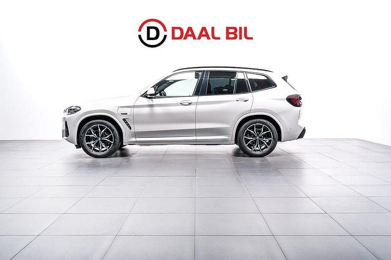 Vit Begagnad 2021 BMW X3 M Sport SUV | 459 700 kr (Marknadspris) - Bild 1/4