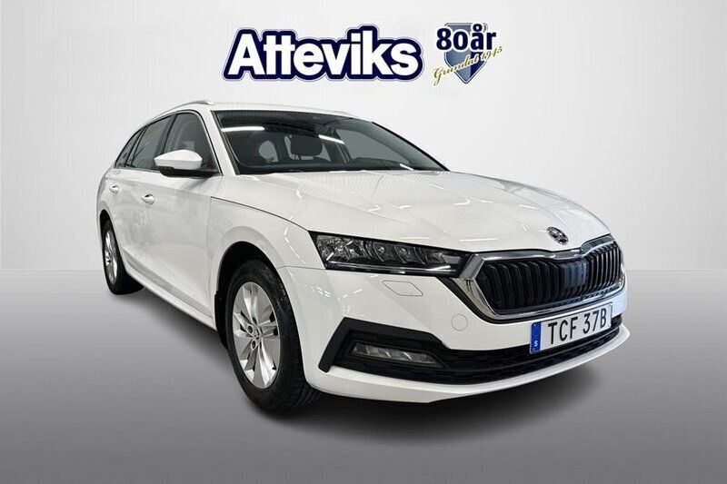 Vit Begagnad 2022 Skoda Octavia Kombi | 259 000 kr (Marknadspris) - Bild 1/4