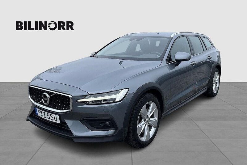 Grå Begagnad 2019 Volvo V60 CC Momentum Kombi | 324 900 kr (Lite dyr) - Bild 1/4