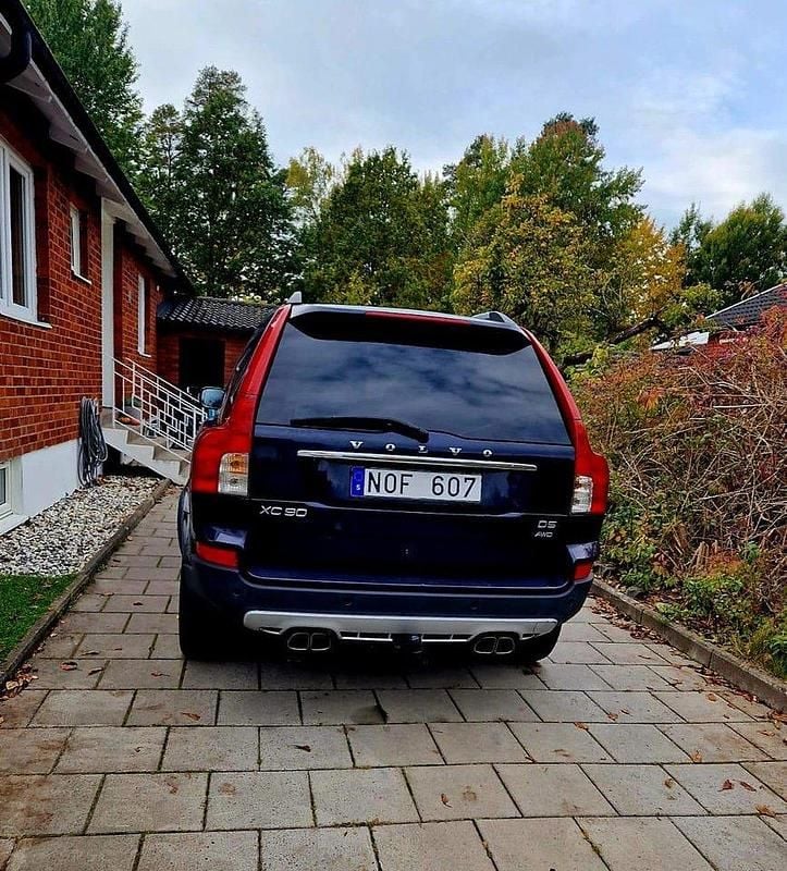 Blå Begagnad 2011 Volvo XC90 R-Design SUV | 125 000 kr (Marknadspris) - Bild 1/4