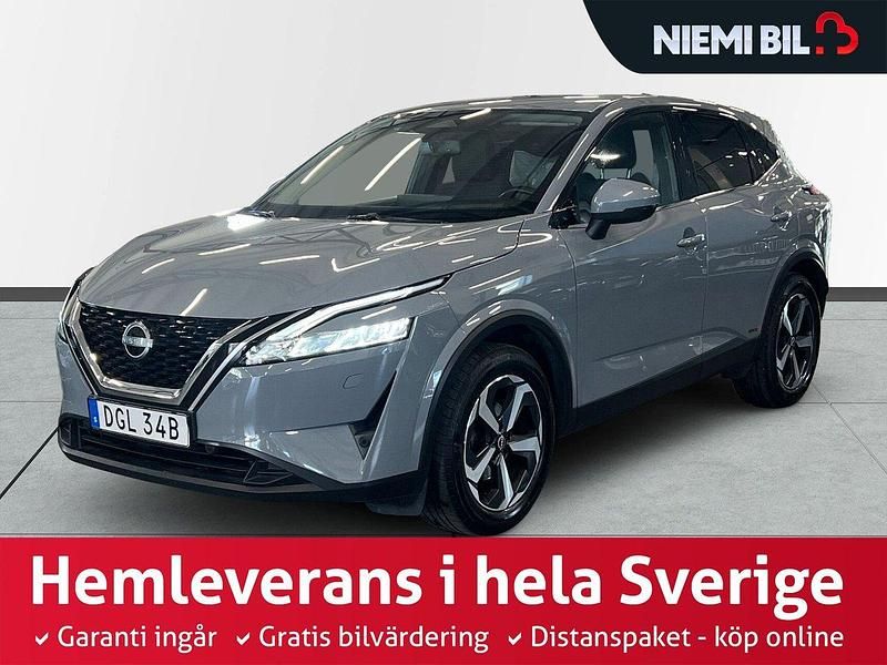 Ljusgrå Begagnad 2023 Nissan Qashqai S SUV | 264 900 kr (Marknadspris) - Bild 1/3