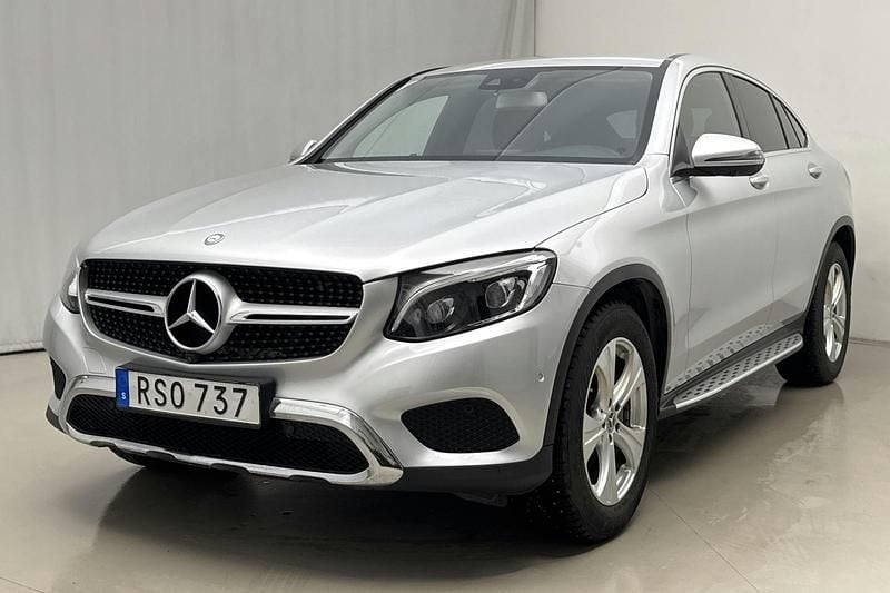 Silver Begagnad 2017 Mercedes GLC220 Sportkupé | 316 000 kr (Marknadspris) - Bild 1/4