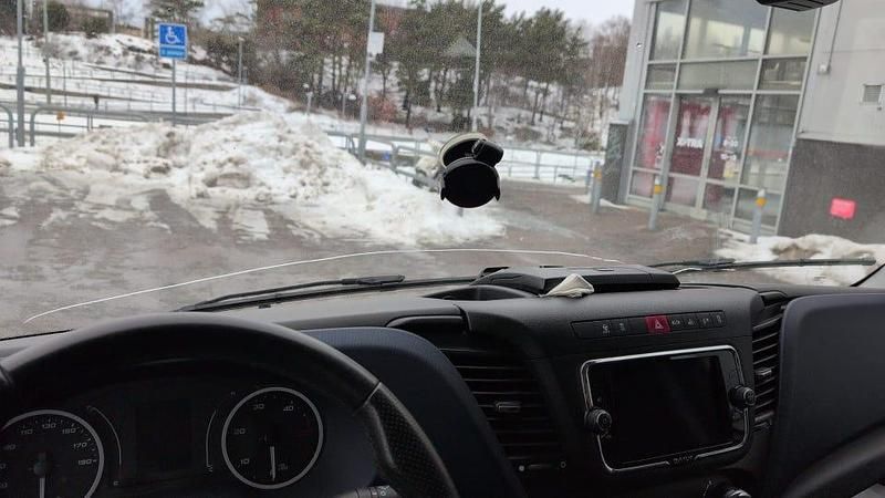 Begagnad Iveco Daily 156 HK (114 kW) 2021