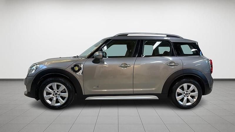 Grå Begagnad 2018 Mini Cooper Countryman Salt SUV | 229 900 kr (Marknadspris) - Bild 1/4