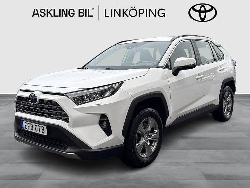 Vit Begagnad 2022 Toyota RAV4 Hybrid Active SUV | 349 000 kr (Bra pris) - Bild 1/4
