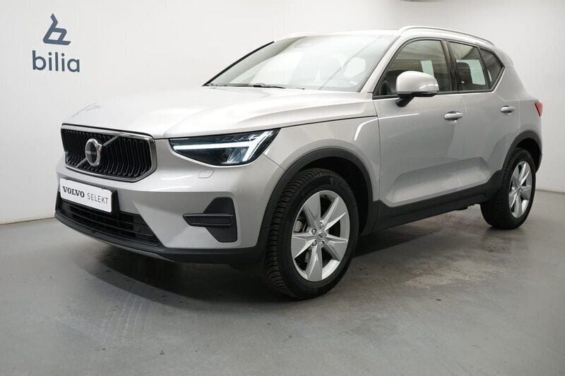 Silver Begagnad 2023 Volvo XC40 Core SUV | 349 900 kr (Marknadspris) - Bild 1/3