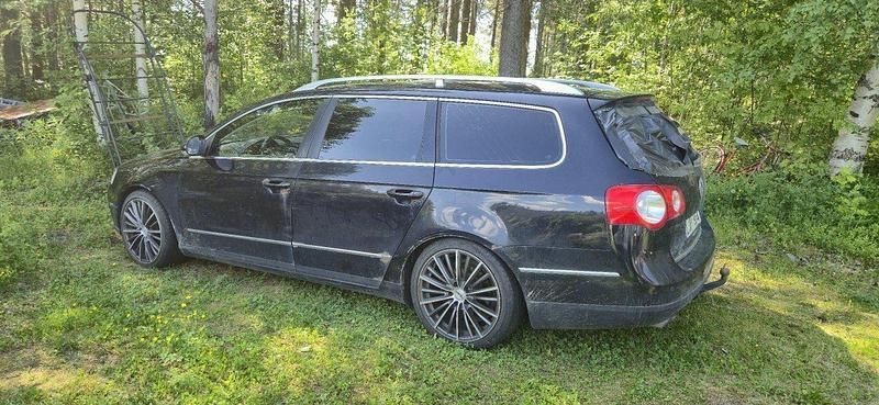 Svart Begagnad 2010 VW Passat Sportline Kombi | 10 000 kr (Superpris) - Bild 1/2