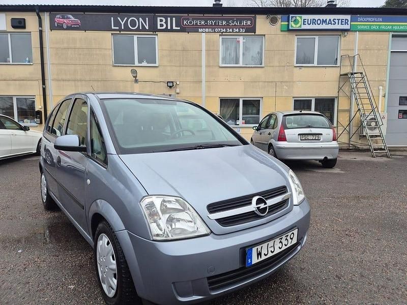 Grå Begagnad 2005 Opel Meriva Minibuss | 21 900 kr (Marknadspris) - Bild 1/4