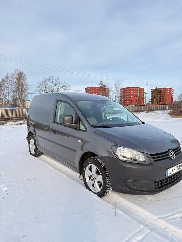 Begagnad VW Caddy 75 HK (55 kW) 2011 Minibuss