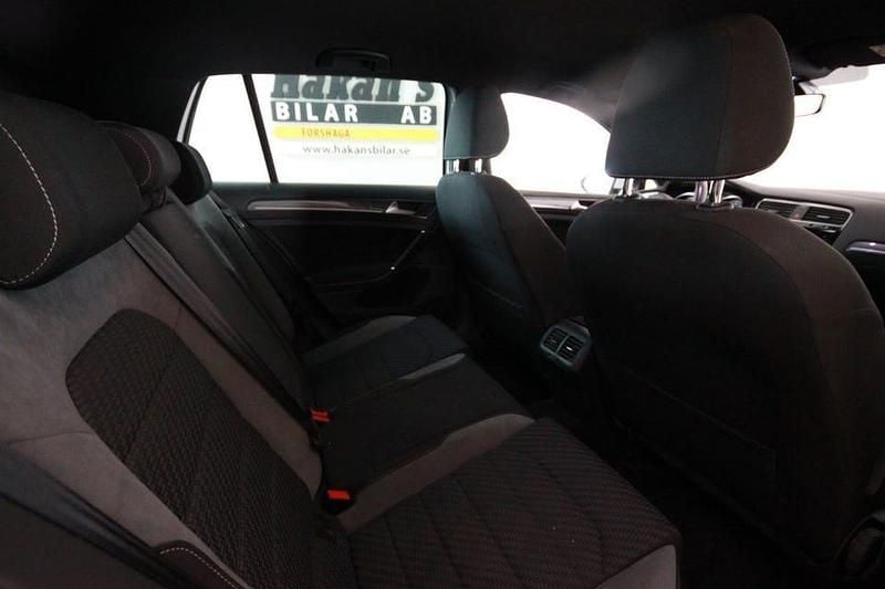 Begagnad VW Golf VII GT 150 HK (110 kW) 2018 Vit Halvkombi