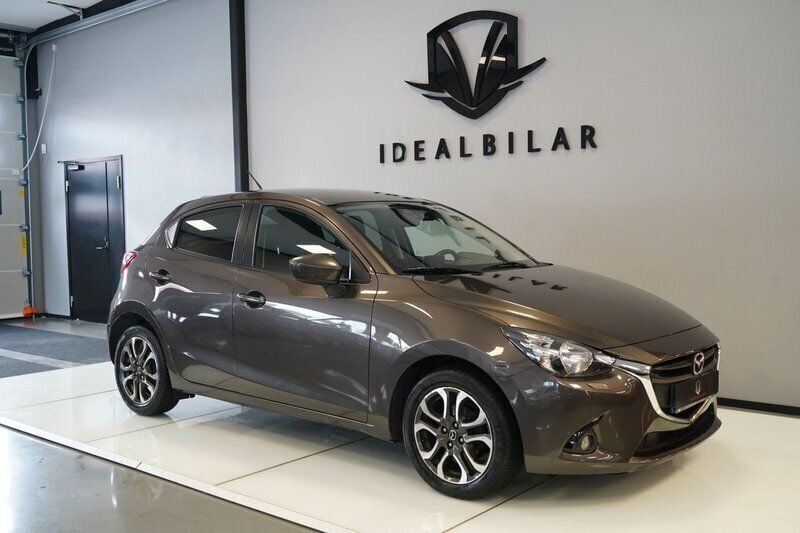 Begagnad 2016 Mazda 2 Vision Halvkombi | 139 900 kr (Dyr) - Bild 1/4